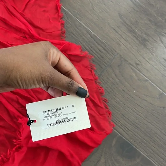 100% authentic HUGE GUCCI SCARF
